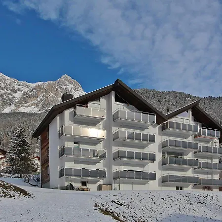 Tgesa La Niva 11 Apartment *